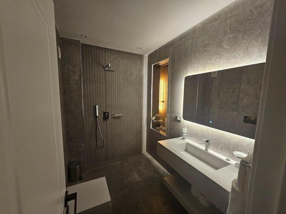 Blloku Suites, City Centre,Tirana Eksteriør billede